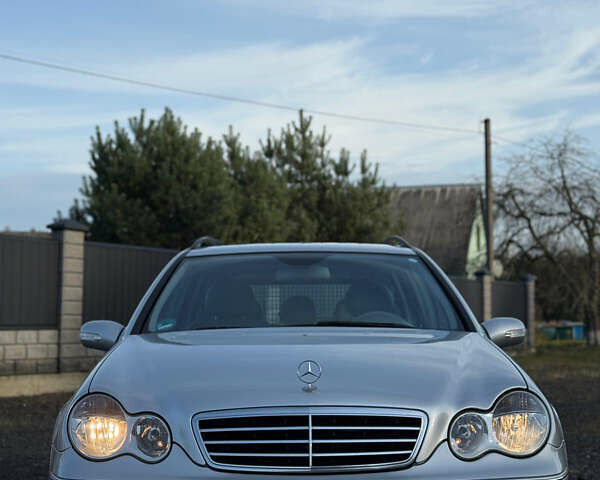 Сірий Мерседес Ц-Клас, об'ємом двигуна 1.8 л та пробігом 246 тис. км за 6700 $, фото 3 на Automoto.ua