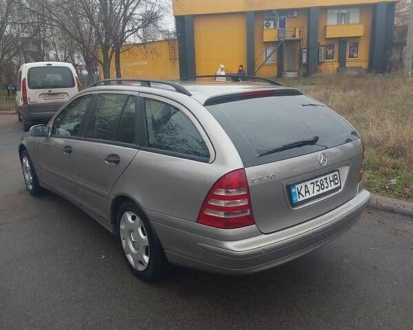 Сірий Мерседес Ц-Клас, об'ємом двигуна 2.2 л та пробігом 400 тис. км за 5400 $, фото 6 на Automoto.ua