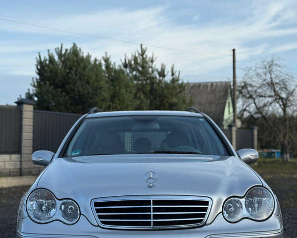 Сірий Мерседес Ц-Клас, об'ємом двигуна 1.8 л та пробігом 246 тис. км за 6700 $, фото 1 на Automoto.ua