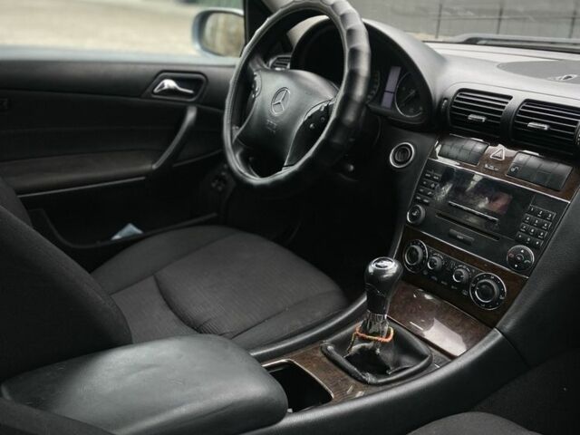 Серый Мерседес Ц-Класс, объемом двигателя 0 л и пробегом 450 тыс. км за 3000 $, фото 10 на Automoto.ua