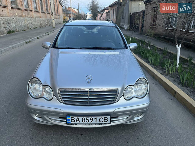 Мерседес Ц-Класс 2005 в Кропивницком (Кировограде) на Automoto.ua Серый Мерседес Ц-Класс, объемом двигателя 1.8 л и пробегом 300 тыс. км за 7000 $, фото 6 на Automoto.ua