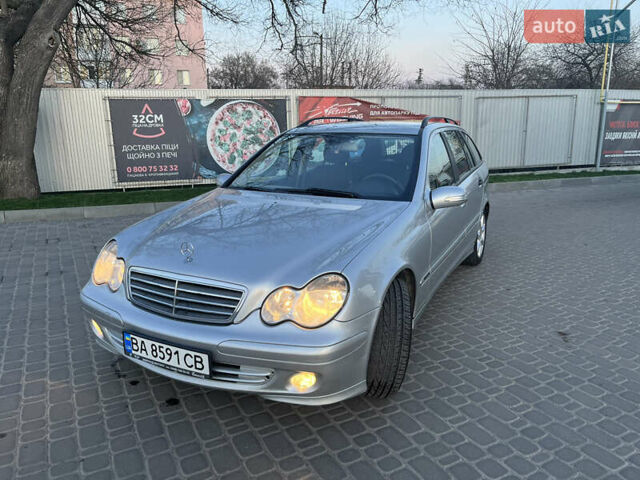 Мерседес Ц-Класс 2005 в Кропивницком (Кировограде) на Automoto.ua Серый Мерседес Ц-Класс, объемом двигателя 1.8 л и пробегом 300 тыс. км за 7000 $, фото 1 на Automoto.ua