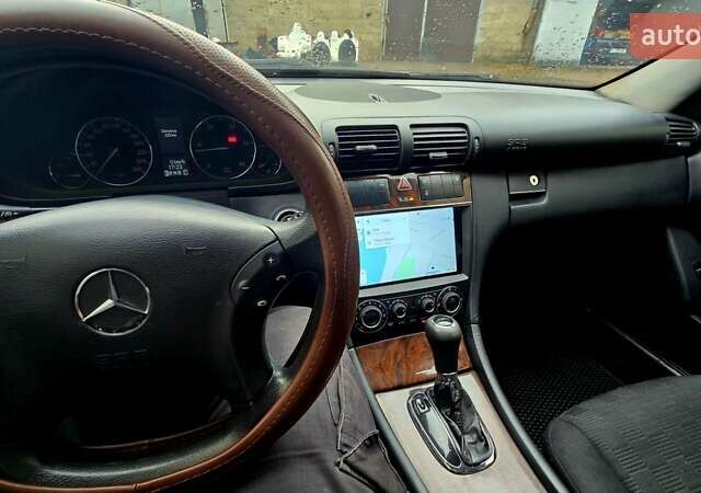 Серый Мерседес Ц-Класс, объемом двигателя 2.15 л и пробегом 385 тыс. км за 5200 $, фото 2 на Automoto.ua