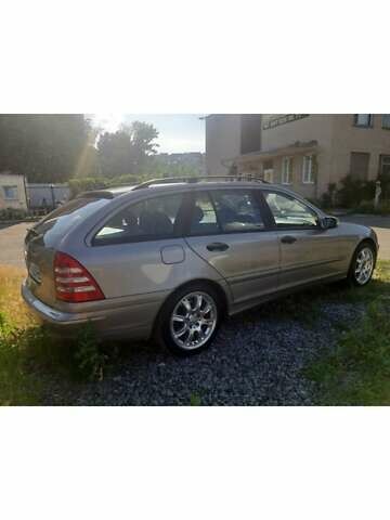 Сірий Мерседес Ц-Клас, об'ємом двигуна 2.2 л та пробігом 400 тис. км за 5400 $, фото 1 на Automoto.ua