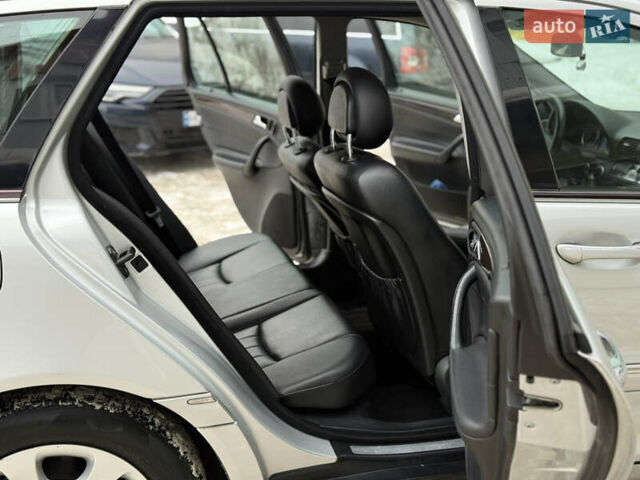 Сірий Мерседес Ц-Клас, об'ємом двигуна 1.8 л та пробігом 260 тис. км за 6999 $, фото 49 на Automoto.ua