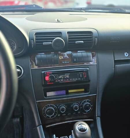 Серый Мерседес Ц-Класс, объемом двигателя 2.15 л и пробегом 310 тыс. км за 5000 $, фото 28 на Automoto.ua