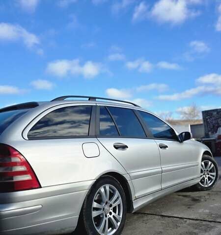 Серый Мерседес Ц-Класс, объемом двигателя 2.15 л и пробегом 310 тыс. км за 5000 $, фото 9 на Automoto.ua