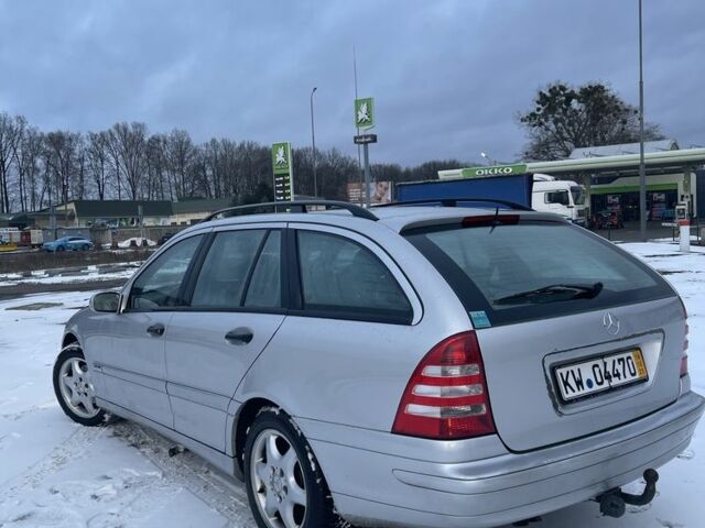Сірий Мерседес Ц-Клас, об'ємом двигуна 2.2 л та пробігом 250 тис. км за 2300 $, фото 2 на Automoto.ua