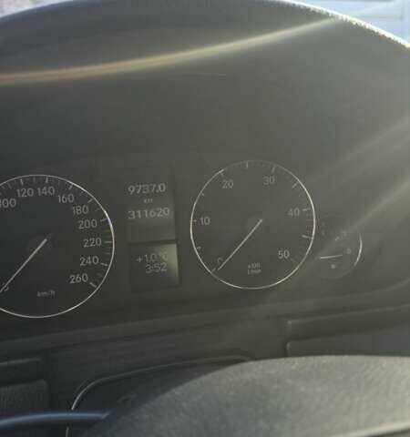 Серый Мерседес Ц-Класс, объемом двигателя 2.15 л и пробегом 310 тыс. км за 5000 $, фото 26 на Automoto.ua