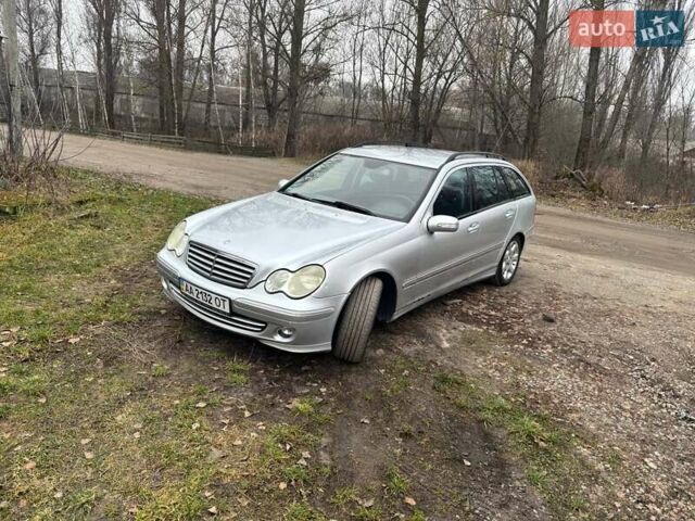 Серый Мерседес Ц-Класс, объемом двигателя 2.15 л и пробегом 260 тыс. км за 4499 $, фото 1 на Automoto.ua