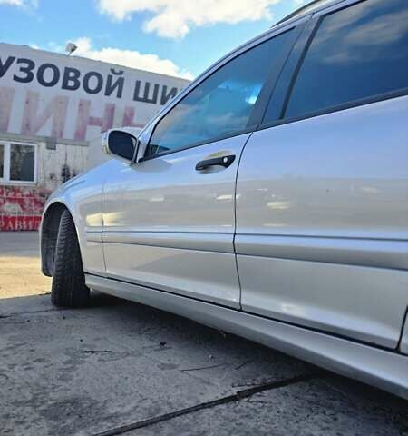 Серый Мерседес Ц-Класс, объемом двигателя 2.15 л и пробегом 310 тыс. км за 5000 $, фото 3 на Automoto.ua