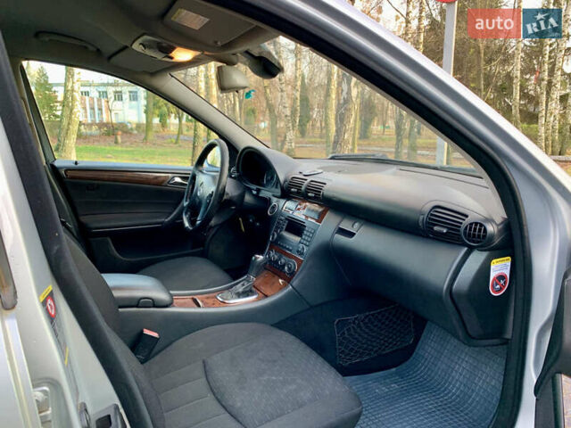 Сірий Мерседес Ц-Клас, об'ємом двигуна 2.2 л та пробігом 258 тис. км за 4600 $, фото 7 на Automoto.ua