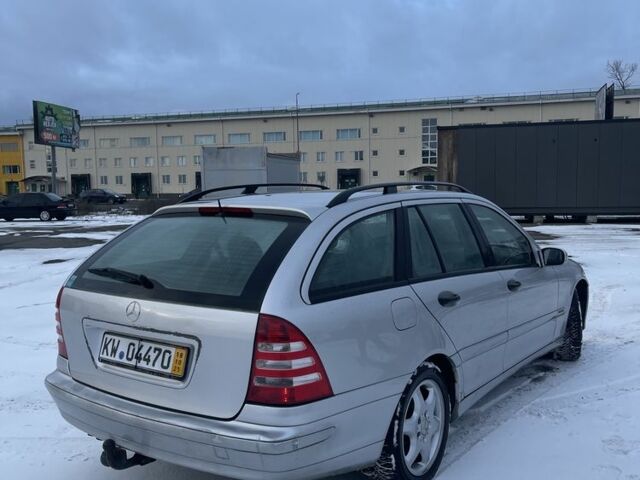 Сірий Мерседес Ц-Клас, об'ємом двигуна 2.2 л та пробігом 250 тис. км за 2300 $, фото 1 на Automoto.ua