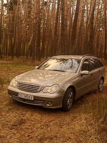 Серый Мерседес Ц-Класс, объемом двигателя 0 л и пробегом 400 тыс. км за 3000 $, фото 3 на Automoto.ua