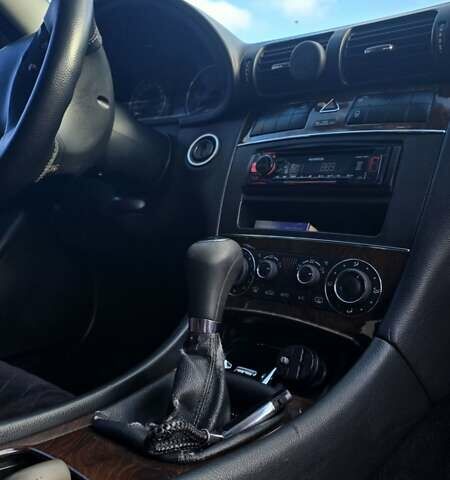 Серый Мерседес Ц-Класс, объемом двигателя 2.15 л и пробегом 310 тыс. км за 5000 $, фото 14 на Automoto.ua