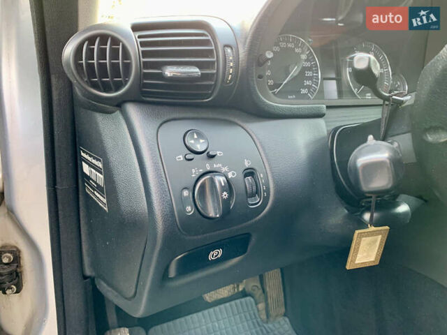 Сірий Мерседес Ц-Клас, об'ємом двигуна 2.2 л та пробігом 258 тис. км за 4600 $, фото 10 на Automoto.ua