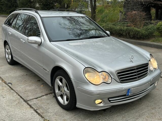 Серый Мерседес Ц-Класс, объемом двигателя 2.2 л и пробегом 280 тыс. км за 3600 $, фото 2 на Automoto.ua