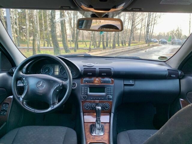 Серый Мерседес Ц-Класс, объемом двигателя 2.1 л и пробегом 258 тыс. км за 4600 $, фото 8 на Automoto.ua