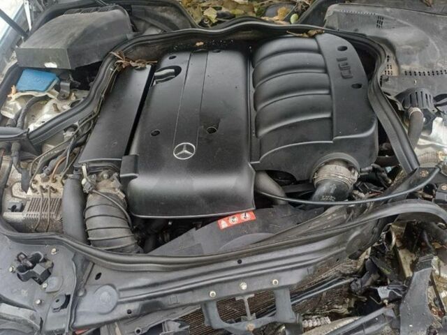 Сірий Мерседес Ц-Клас, об'ємом двигуна 2.2 л та пробігом 300 тис. км за 2500 $, фото 1 на Automoto.ua