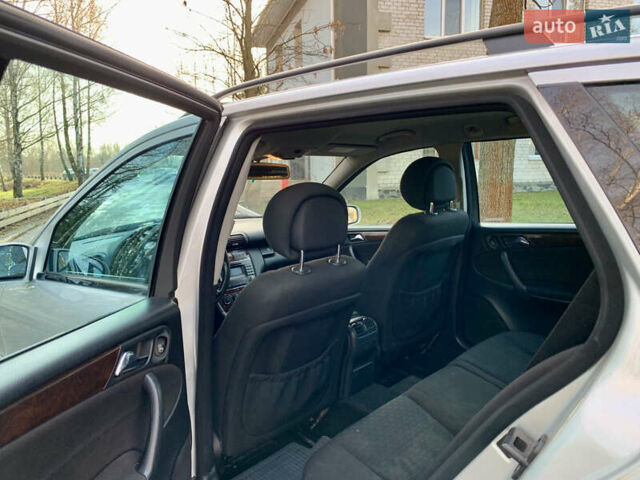 Сірий Мерседес Ц-Клас, об'ємом двигуна 2.2 л та пробігом 258 тис. км за 4600 $, фото 5 на Automoto.ua