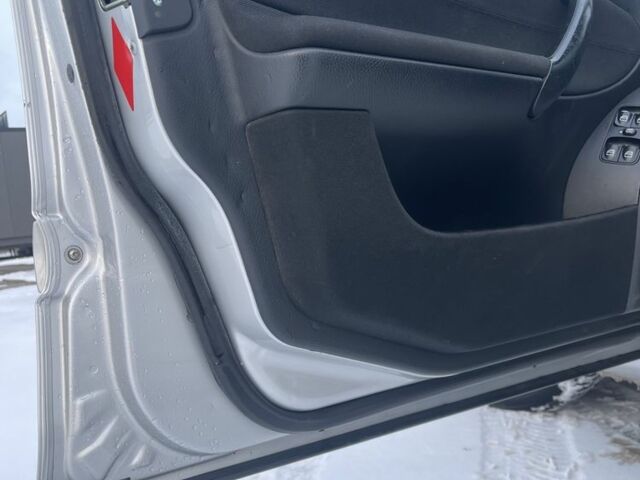 Сірий Мерседес Ц-Клас, об'ємом двигуна 2.2 л та пробігом 250 тис. км за 2300 $, фото 7 на Automoto.ua