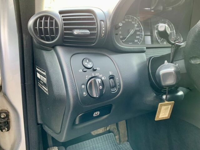 Серый Мерседес Ц-Класс, объемом двигателя 2.1 л и пробегом 258 тыс. км за 4600 $, фото 9 на Automoto.ua