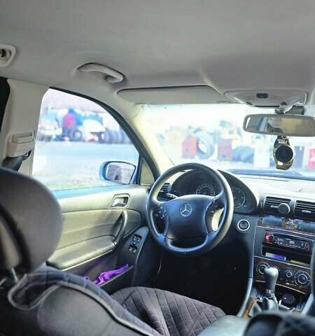 Серый Мерседес Ц-Класс, объемом двигателя 2.15 л и пробегом 310 тыс. км за 5000 $, фото 19 на Automoto.ua