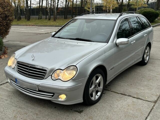 Серый Мерседес Ц-Класс, объемом двигателя 2.2 л и пробегом 280 тыс. км за 3600 $, фото 1 на Automoto.ua