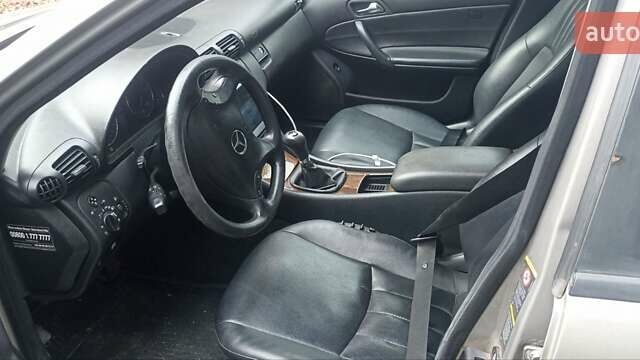 Серый Мерседес Ц-Класс, объемом двигателя 0 л и пробегом 400 тыс. км за 3000 $, фото 1 на Automoto.ua