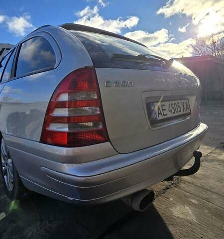 Серый Мерседес Ц-Класс, объемом двигателя 2.15 л и пробегом 310 тыс. км за 5000 $, фото 5 на Automoto.ua