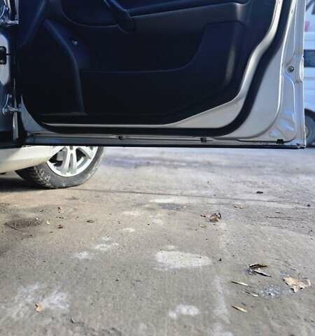 Серый Мерседес Ц-Класс, объемом двигателя 2.15 л и пробегом 310 тыс. км за 5000 $, фото 10 на Automoto.ua