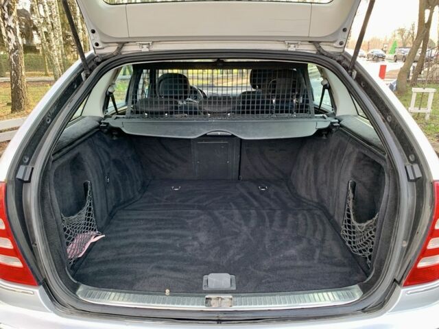 Серый Мерседес Ц-Класс, объемом двигателя 2.1 л и пробегом 258 тыс. км за 4600 $, фото 11 на Automoto.ua