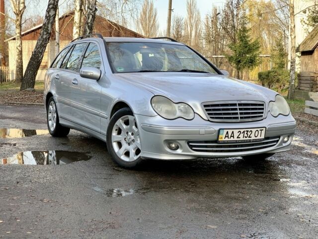 Серый Мерседес Ц-Класс, объемом двигателя 2.1 л и пробегом 258 тыс. км за 4600 $, фото 1 на Automoto.ua