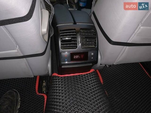 Серый Мерседес Ц-Класс, объемом двигателя 2.1 л и пробегом 294 тыс. км за 8900 $, фото 9 на Automoto.ua