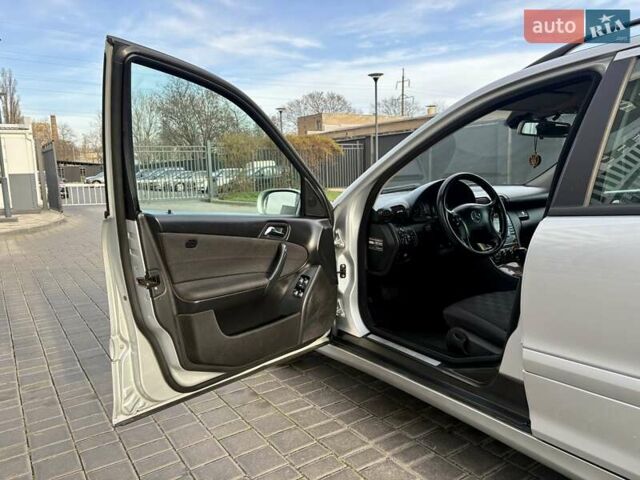 Сірий Мерседес Ц-Клас, об'ємом двигуна 2.1 л та пробігом 236 тис. км за 6400 $, фото 29 на Automoto.ua