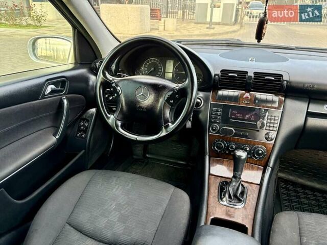 Сірий Мерседес Ц-Клас, об'ємом двигуна 2.1 л та пробігом 236 тис. км за 6400 $, фото 64 на Automoto.ua