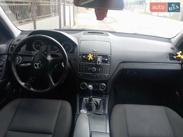 Сірий Мерседес Ц-Клас, об'ємом двигуна 2.15 л та пробігом 245 тис. км за 7850 $, фото 1 на Automoto.ua