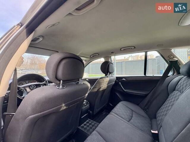 Сірий Мерседес Ц-Клас, об'ємом двигуна 2.1 л та пробігом 236 тис. км за 6400 $, фото 74 на Automoto.ua