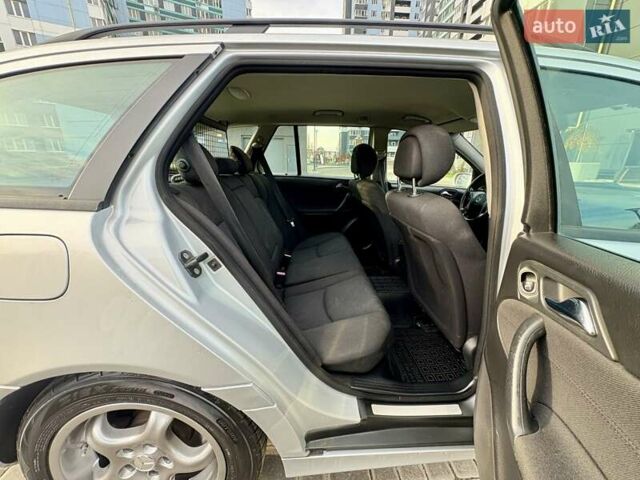 Сірий Мерседес Ц-Клас, об'ємом двигуна 2.1 л та пробігом 236 тис. км за 6400 $, фото 69 на Automoto.ua