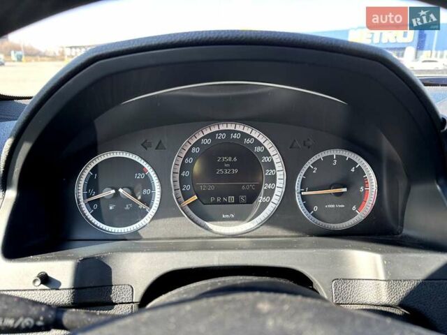 Сірий Мерседес Ц-Клас, об'ємом двигуна 2.15 л та пробігом 257 тис. км за 8200 $, фото 18 на Automoto.ua