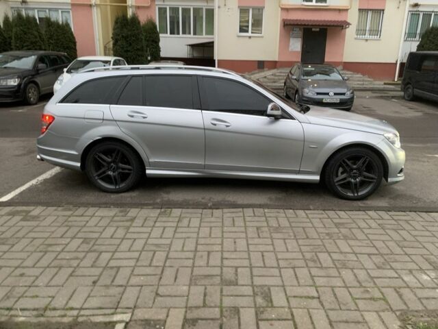 Серый Мерседес Ц-Класс, объемом двигателя 2.1 л и пробегом 294 тыс. км за 9100 $, фото 1 на Automoto.ua