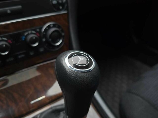 Сірий Мерседес Ц-Клас, об'ємом двигуна 2.2 л та пробігом 304 тис. км за 6999 $, фото 23 на Automoto.ua