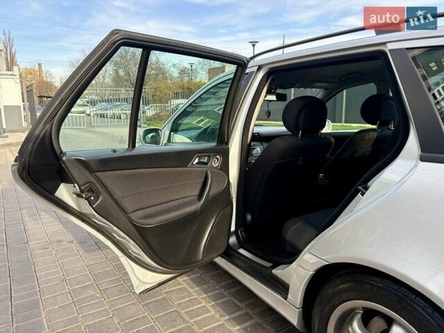 Сірий Мерседес Ц-Клас, об'ємом двигуна 2.1 л та пробігом 236 тис. км за 6400 $, фото 52 на Automoto.ua