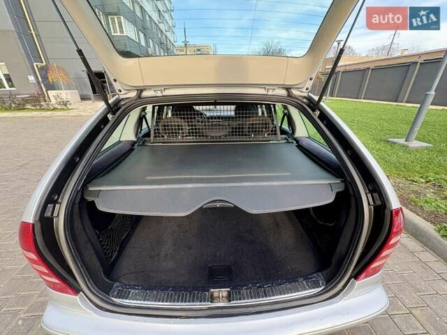 Сірий Мерседес Ц-Клас, об'ємом двигуна 2.1 л та пробігом 236 тис. км за 6400 $, фото 62 на Automoto.ua