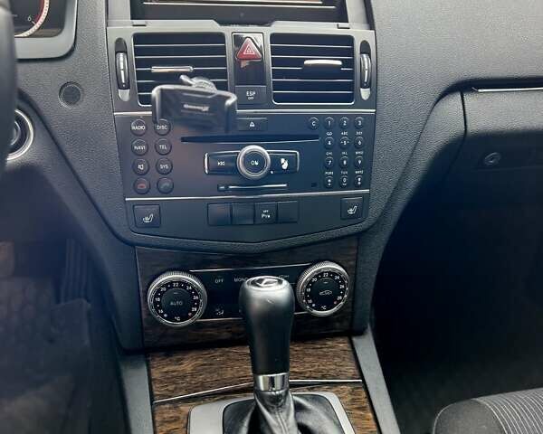 Мерседес Ц-Клас 2007 у Вінниці на Automoto.ua Сірий Мерседес Ц-Клас, об'ємом двигуна 2.2 л та пробігом 362 тис. км за 8500 $, фото 11 на Automoto.ua