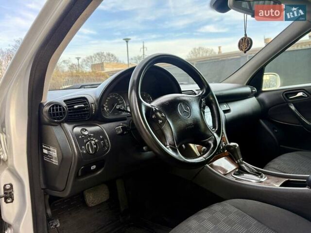 Сірий Мерседес Ц-Клас, об'ємом двигуна 2.1 л та пробігом 236 тис. км за 6400 $, фото 35 на Automoto.ua