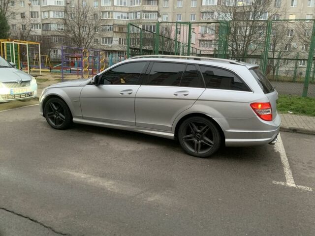 Серый Мерседес Ц-Класс, объемом двигателя 2.1 л и пробегом 294 тыс. км за 9100 $, фото 2 на Automoto.ua
