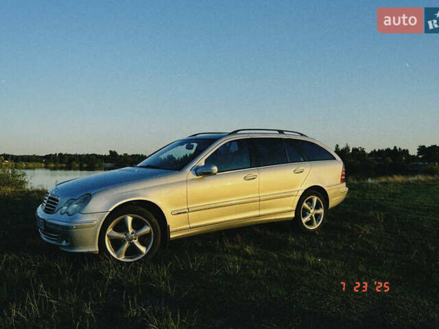 Сірий Мерседес Ц-Клас, об'ємом двигуна 2.2 л та пробігом 390 тис. км за 6500 $, фото 11 на Automoto.ua