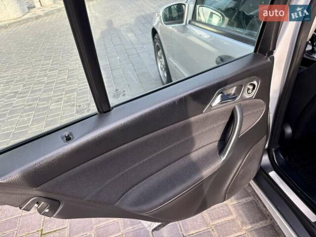 Сірий Мерседес Ц-Клас, об'ємом двигуна 2.1 л та пробігом 236 тис. км за 6400 $, фото 56 на Automoto.ua