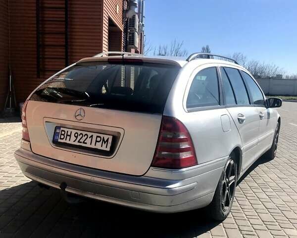 Серый Мерседес Ц-Класс, объемом двигателя 2.2 л и пробегом 250 тыс. км за 6500 $, фото 5 на Automoto.ua